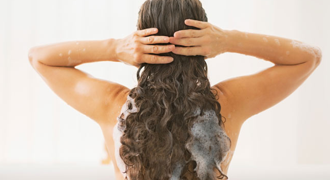 wash-hair-benefit-to-hair-detangle